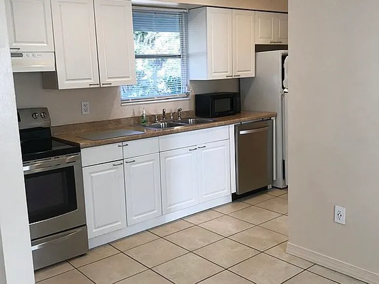 4224 Hymount Ave — Photo 10