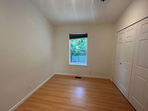 3rd image of 808 20th St APT 205