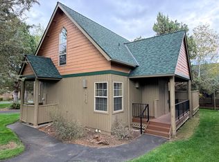 1612 Prairie Falcon Dr, Redmond, OR 97756