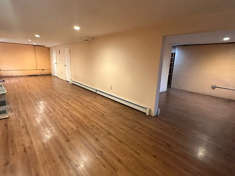 44 Clinton Dr — Photo 5