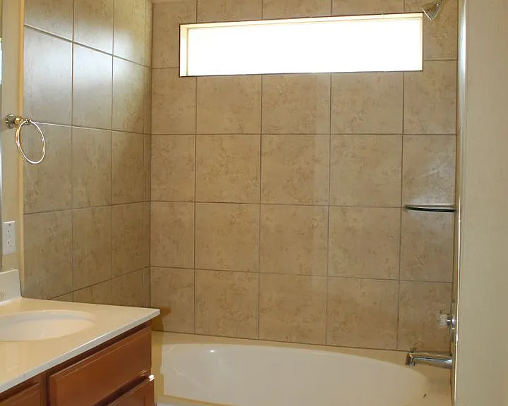 1104 Jamestown Dr — Photo 13