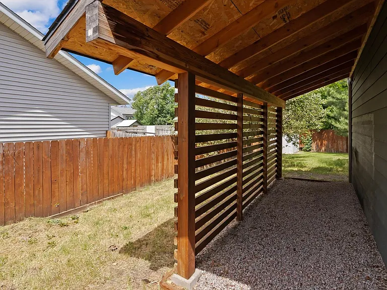 11 Karen Rd — Photo 21