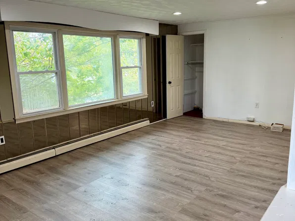 (undisclosed Address), Farmingdale, NY 11735