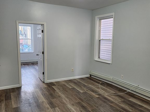 5th image of 195 22nd St Floor 1