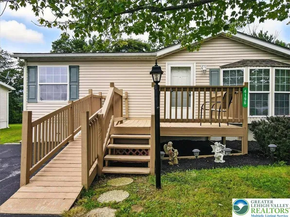 4196 Independence Ln, Walnutport, PA 18088