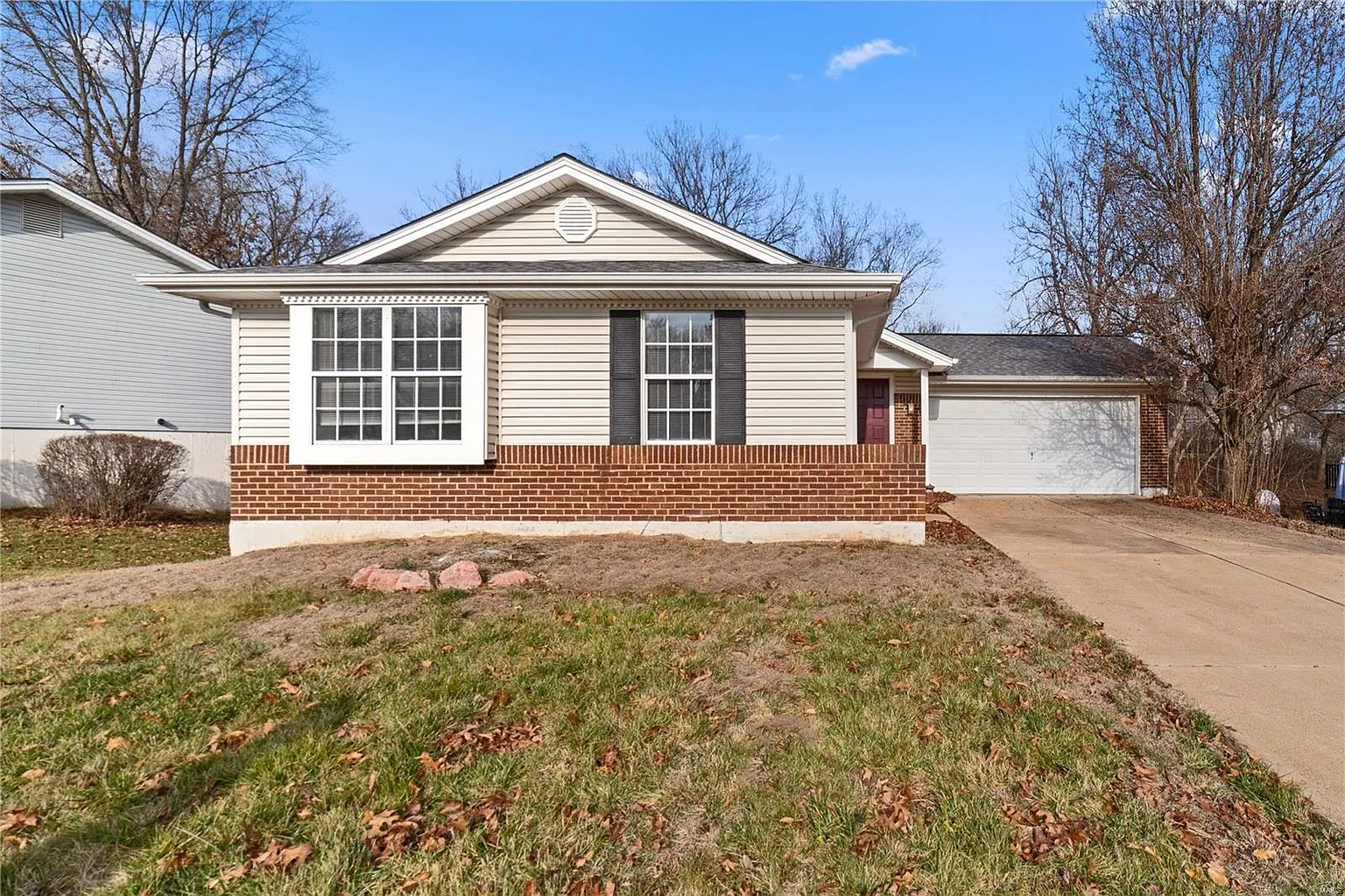 527 Rustic Valley Dr photo 1