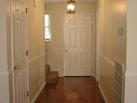 2nd image of 1703 Twin Oaks Ct