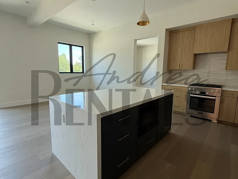 950 Hough Ave #302 — Photo 10