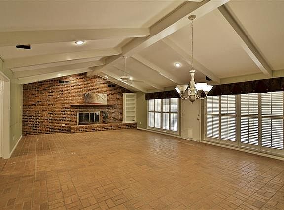 2nd image of 1333 S Leggett Dr