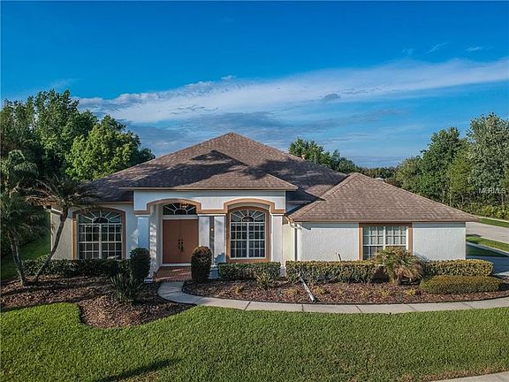 4th image of 18008 Kings Park Dr