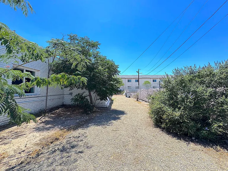 231 Francis St — Photo 18