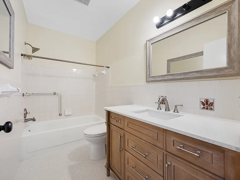 2258 World Parkway Blvd W #40 — Photo 9