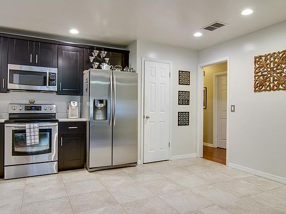 5th image of 356 Redwing Way