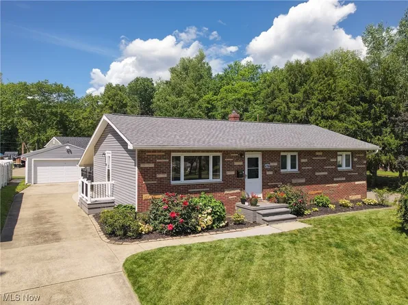 678 N Hawkins Ave, Akron, OH 44313