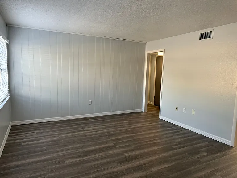 Manatee Bay Apartments — Photo 49