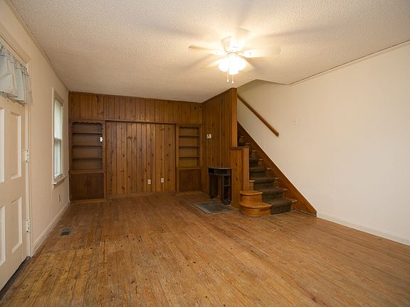 5th image of 1919 S Indianapolis Ave