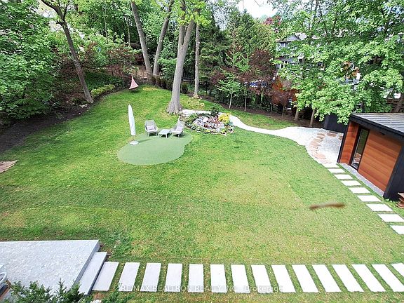 5th image of 8 Breezewood Dr