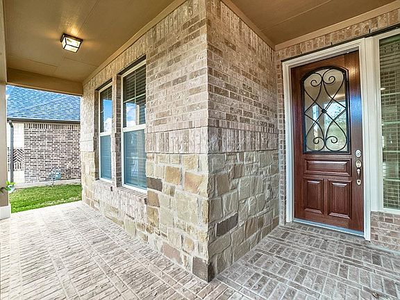 4th image of 15207 Fastwater Bend Ln