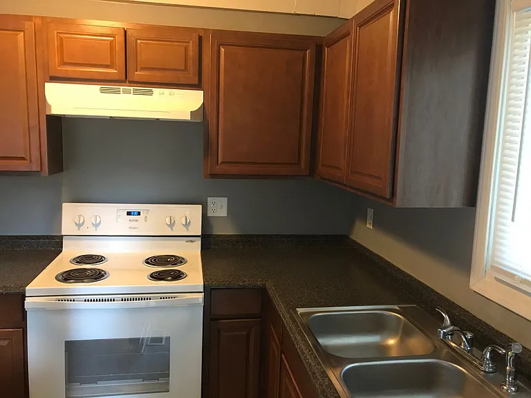 4014 Alberta St — Photo 3