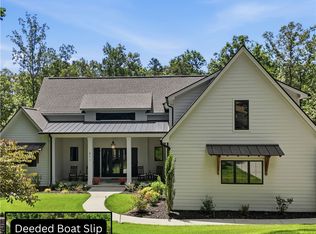 511 Oakdale Ln, Seneca, SC 29672
