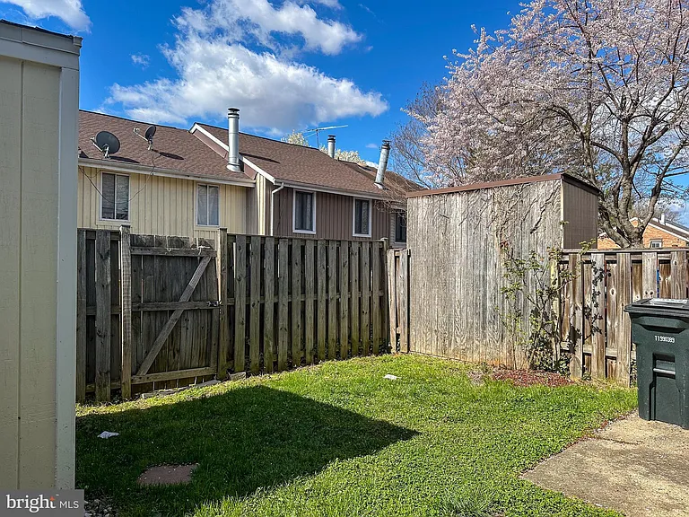 13327 Schwenger Pl — Photo 21