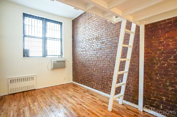 Rented by City Connections Realty | media 15