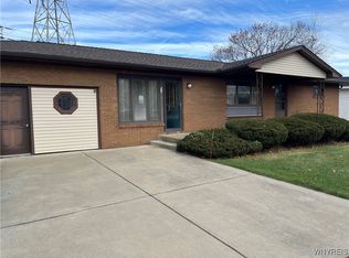 94 Circle Ln, Lackawanna, NY 14218