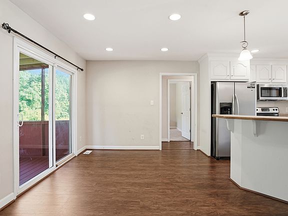 4th image of 505 Heron Dr