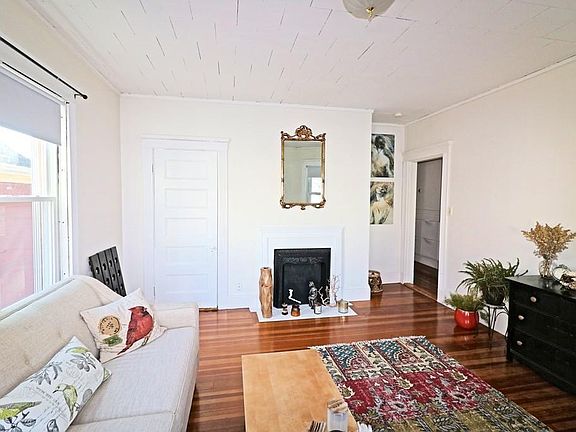 4th image of 100 Quincy Ave APT 4