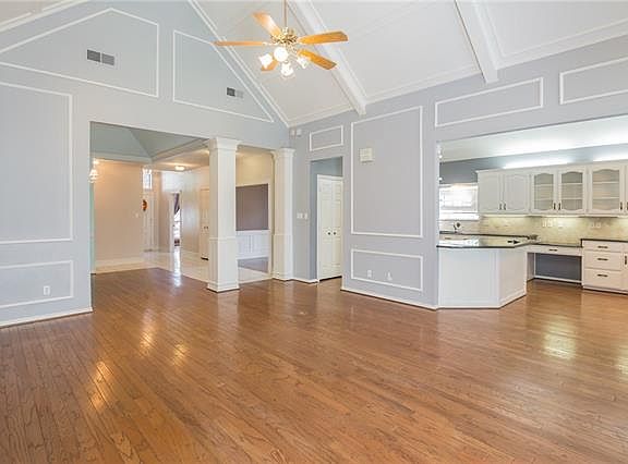 5th image of 918 Gregory Dr