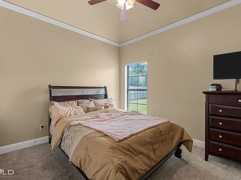 410 Half Moon Ln — Photo 30