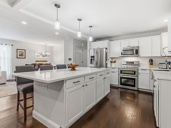 5th image of 3885 Gladman Way