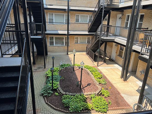 5th image of 2636 W Foster Ave APT 203