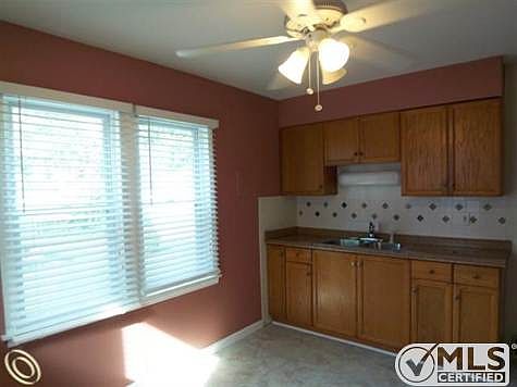 Kitchen 1.jpg