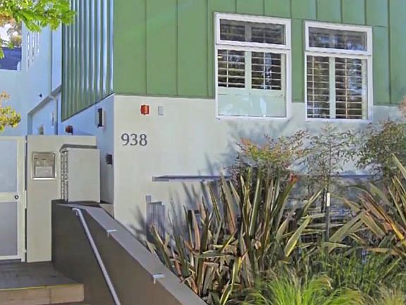 2nd image of 938 Lincoln Blvd Unit 1
