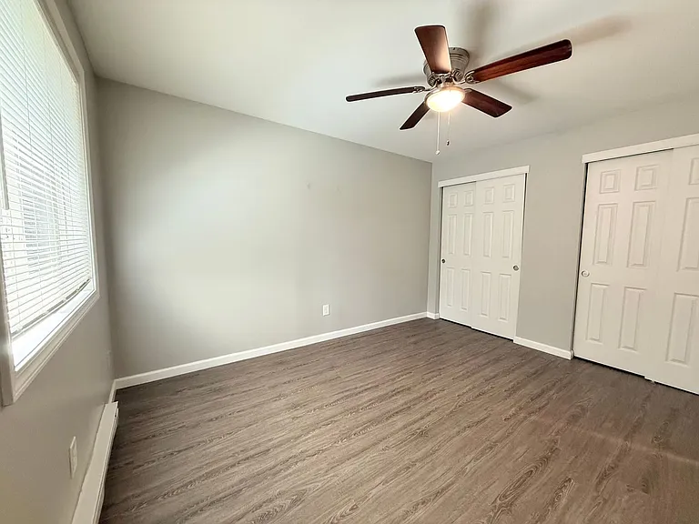 220 Oak Street — Photo 6