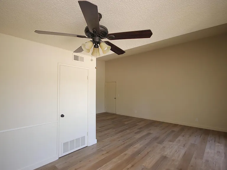 1600 W Huntington Dr #2A — Photo 10