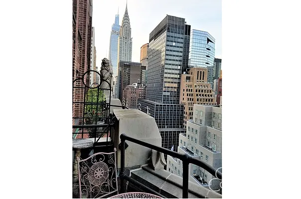 Rented by City Connections Realty | media 10