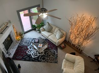 109 Hollyr Hollyridge Ln, Columbia, MO 65203