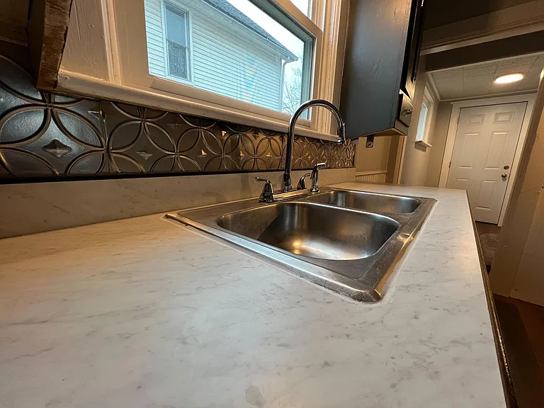 210 N Gilbert St — Photo 15