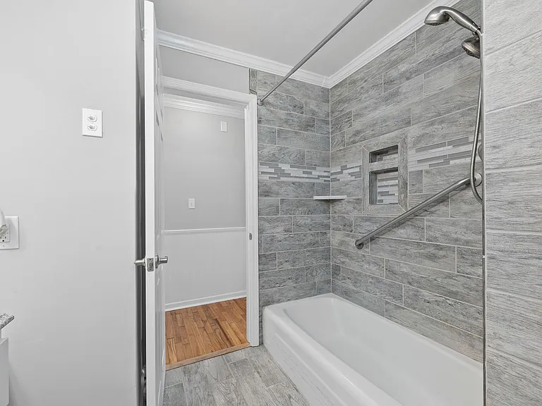 4151 Chapel Hill Rd — Photo 12