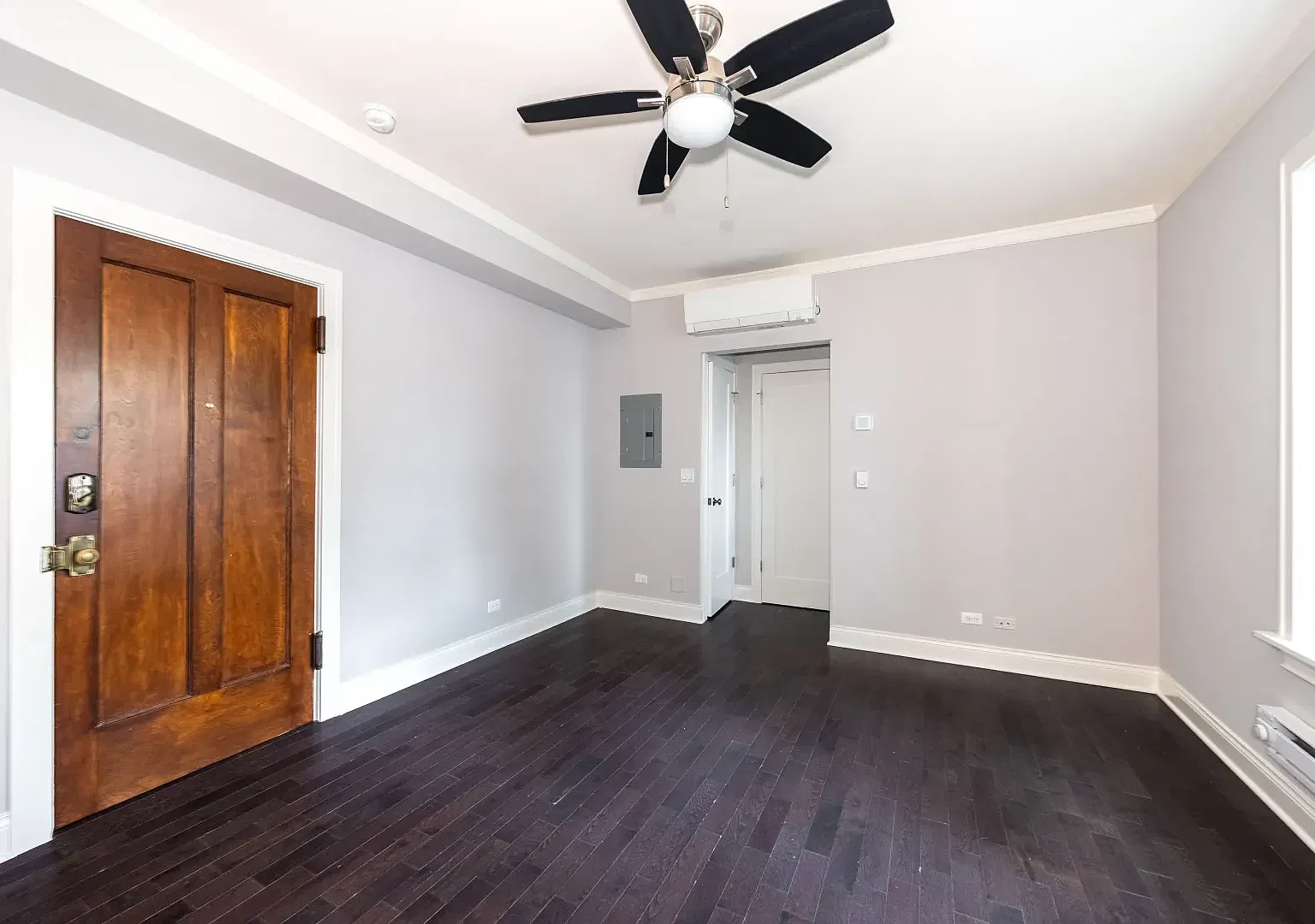 Studio, 300 sqft, $1,620 — Photo 1