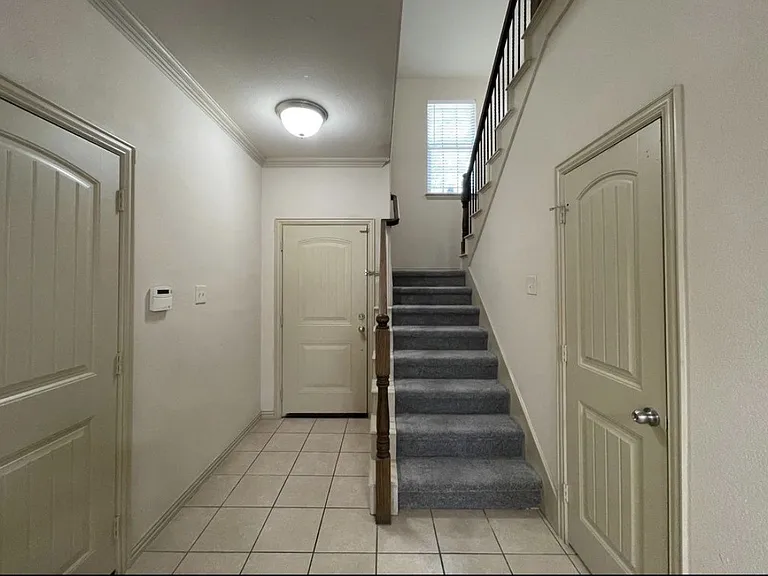 2307 Calendar Ct — Photo 4