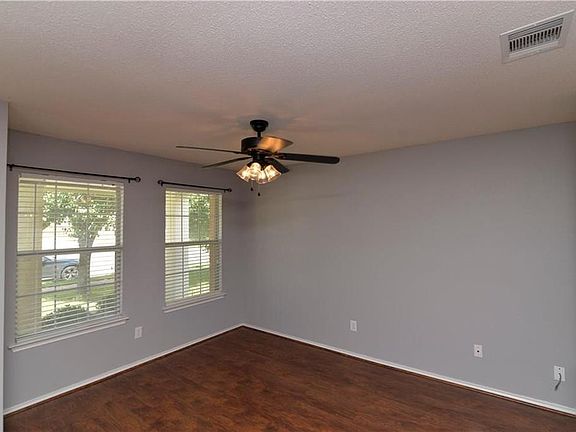 4th image of 125 Jefferson Dr