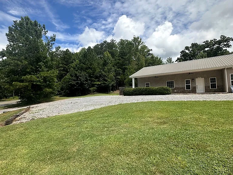 1932 Mill Creek Rd — Photo 2