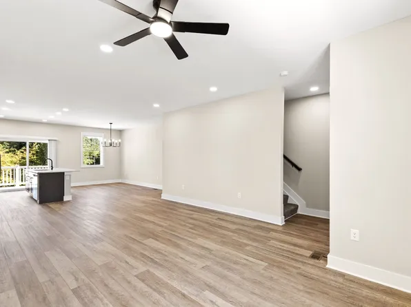 2 Commons Ct #1, Fairfield, PA 17320