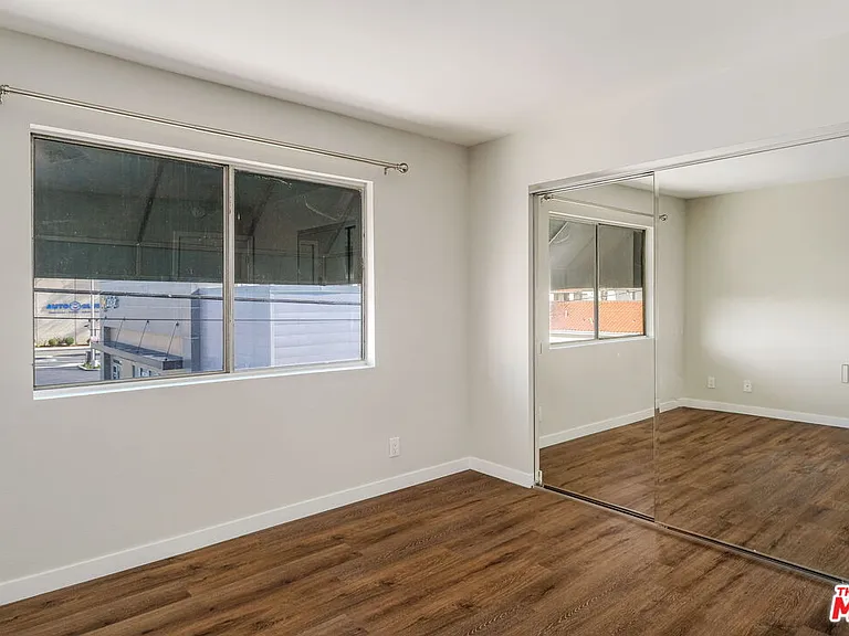 1342 Harvard St #201 — Photo 12