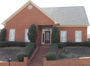 36 Village Green Cir, Jackson, MS 39211