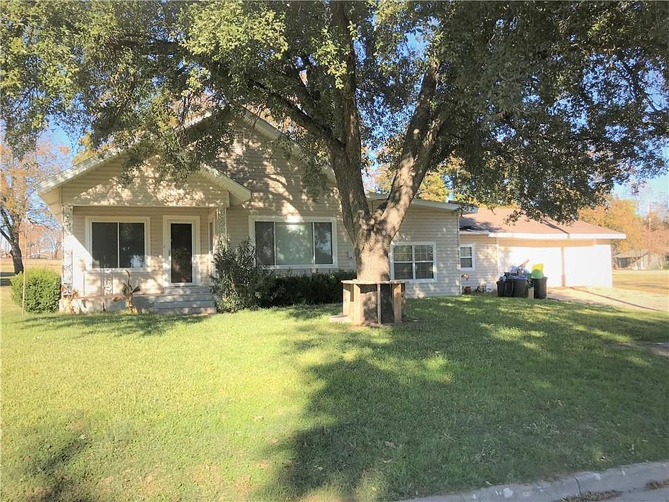 1st image of 306 E Gillis Ave