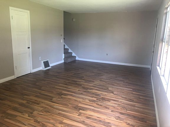 5th image of 1022 Thayer Dr